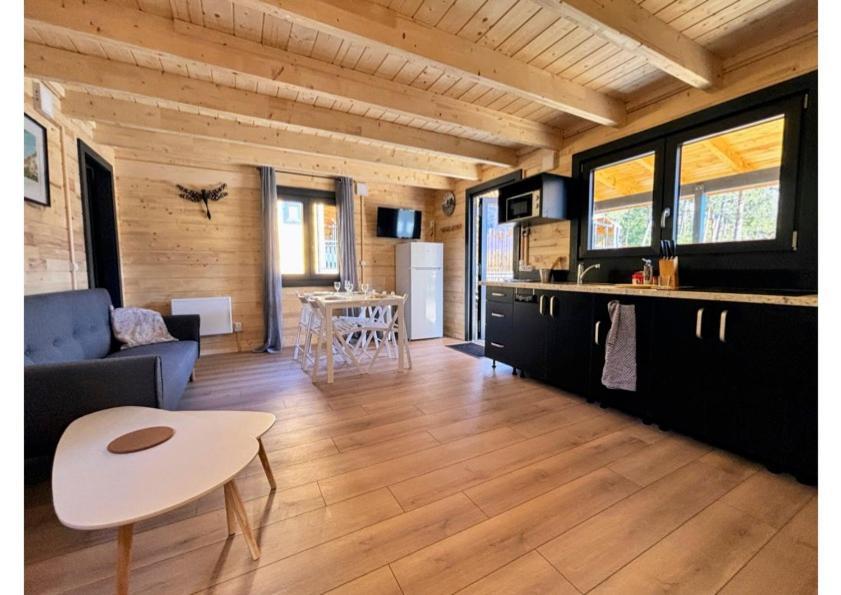 Parc Residentiel De Loisir : Le Loup Blanc Du Riou Hotel บาร์เซอลอนเน็ต ภายนอก รูปภาพ