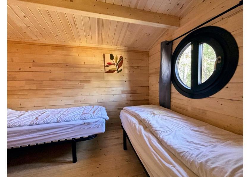 Parc Residentiel De Loisir : Le Loup Blanc Du Riou Hotel บาร์เซอลอนเน็ต ภายนอก รูปภาพ