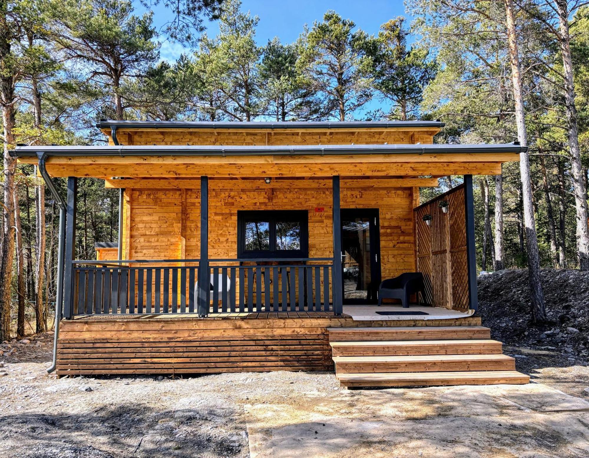 Parc Residentiel De Loisir : Le Loup Blanc Du Riou Hotel บาร์เซอลอนเน็ต ภายนอก รูปภาพ