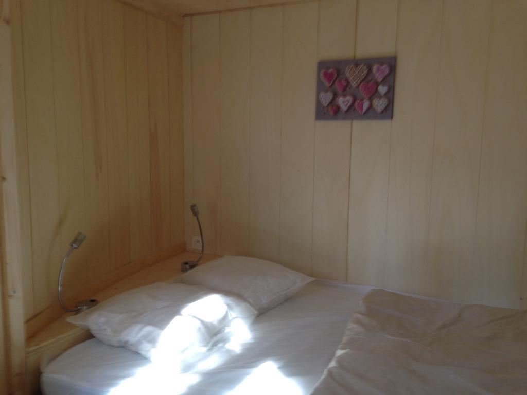 Parc Residentiel De Loisir : Le Loup Blanc Du Riou Hotel บาร์เซอลอนเน็ต ภายนอก รูปภาพ